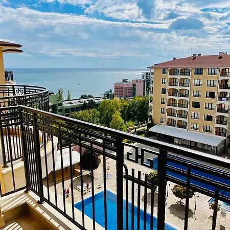 And Black Sea, Varna Апартамент *